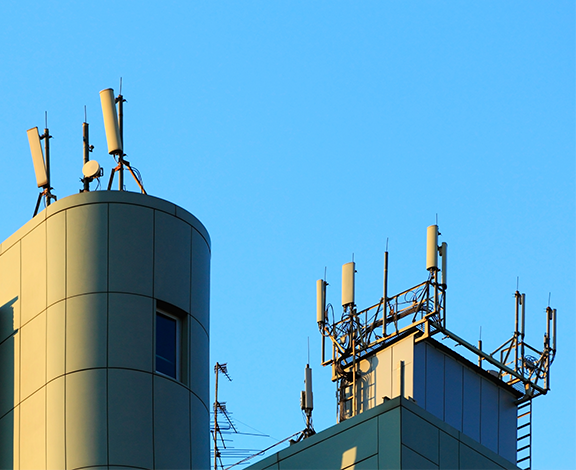 Why Are Providers Turning to Rooftop Cell Site Leases?