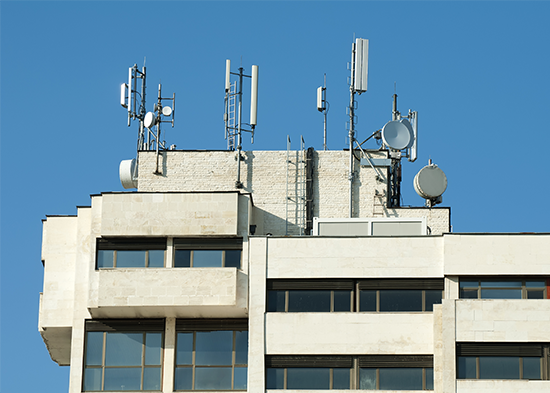 Why Are Providers Turning to Rooftop Cell Site Leases?